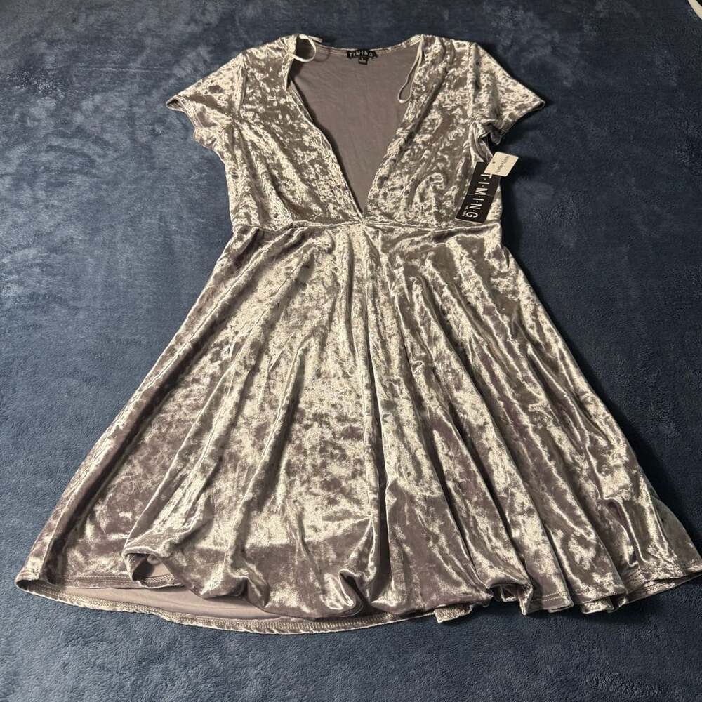 Timing Velvet Dress Size L Silver